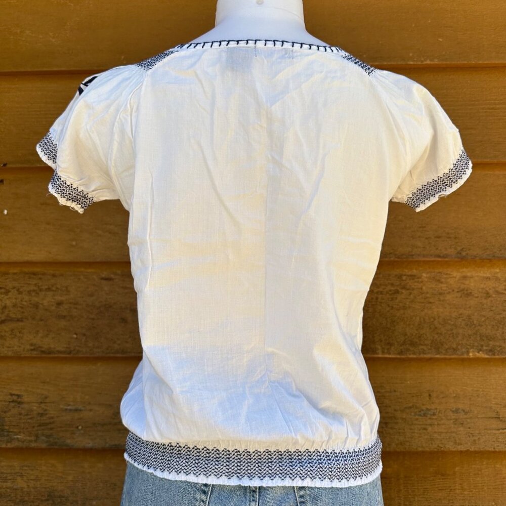 Francesca’s White With Blue Floral Embroidery Shirt Size S - Picture 7 of 10